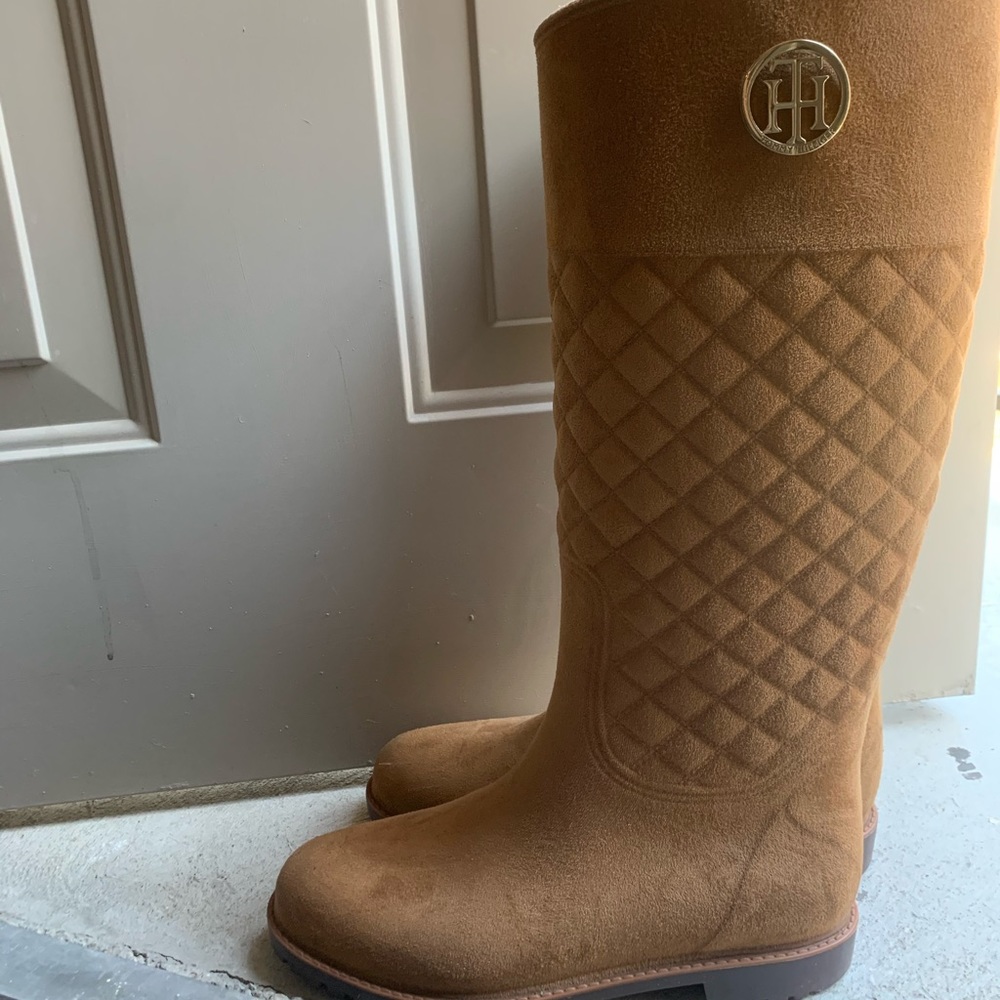 Womens Tommy Hilfiger quilted rain boots